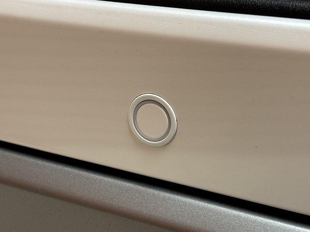 ＧＸ ＧＸ５５０　“ＯＶＥＲＴＲＡＩＬ＋”　５人乗り　サンルーフ　クールボックス　全周囲カメラ　純正１４インチナビ　レーダークルーズコントロール　シートクーラー　シートヒーター　デジタルインナーミラー　ワイヤレス充電　ステアリングヒーター　ＢＳＭ　ＨＵＤ（35枚目）