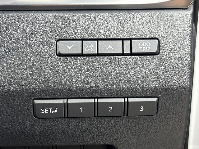 ＧＸ ＧＸ５５０　“ＯＶＥＲＴＲＡＩＬ＋”　５人乗り　サンルーフ　クールボックス　全周囲カメラ　純正１４インチナビ　レーダークルーズコントロール　シートクーラー　シートヒーター　デジタルインナーミラー　ワイヤレス充電　ステアリングヒーター　ＢＳＭ　ＨＵＤ（46枚目）