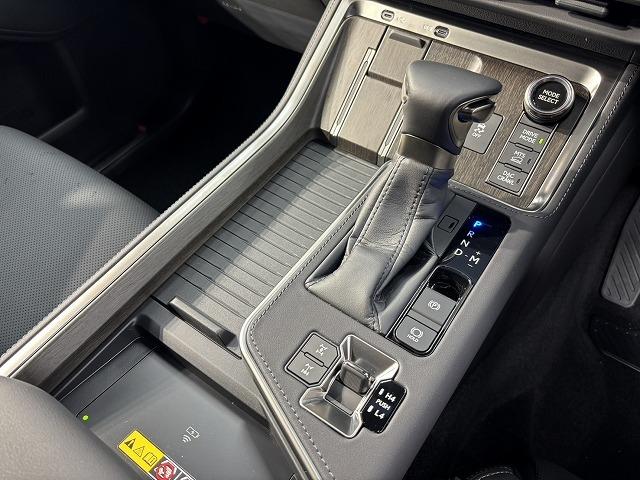 ＧＸ ＧＸ５５０　“ＯＶＥＲＴＲＡＩＬ＋”　５人乗り　サンルーフ　クールボックス　全周囲カメラ　純正１４インチナビ　レーダークルーズコントロール　シートクーラー　シートヒーター　デジタルインナーミラー　ワイヤレス充電　ステアリングヒーター　ＢＳＭ　ＨＵＤ（59枚目）