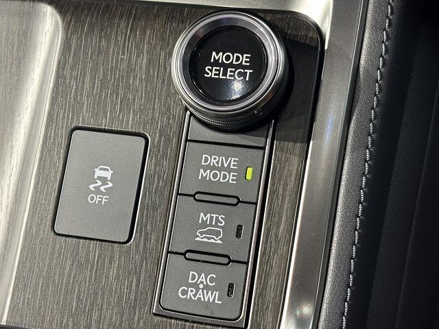 ＧＸ ＧＸ５５０　“ＯＶＥＲＴＲＡＩＬ＋”　５人乗り　サンルーフ　クールボックス　全周囲カメラ　純正１４インチナビ　レーダークルーズコントロール　シートクーラー　シートヒーター　デジタルインナーミラー　ワイヤレス充電　ステアリングヒーター　ＢＳＭ　ＨＵＤ（60枚目）