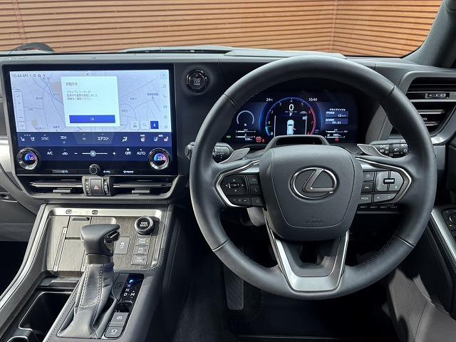 ＧＸ ＧＸ５５０　“ＯＶＥＲＴＲＡＩＬ＋”　５人乗り　サンルーフ　クールボックス　全周囲カメラ　純正１４インチナビ　レーダークルーズコントロール　シートクーラー　シートヒーター　デジタルインナーミラー　ワイヤレス充電　ステアリングヒーター　ＢＳＭ　ＨＵＤ（66枚目）