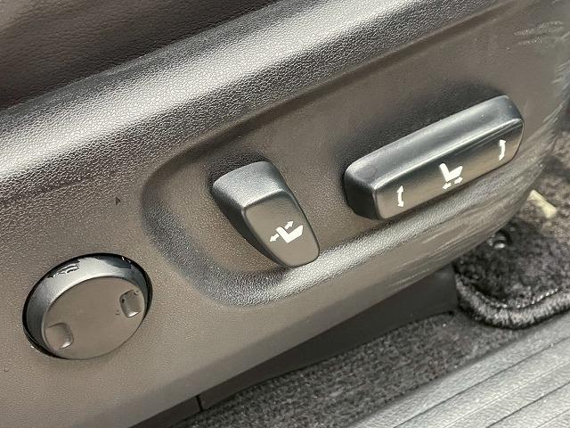 TOYOTA LAND CRUISER PRADO TX L PACKAGE