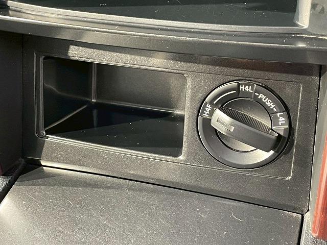 TOYOTA LAND CRUISER PRADO TX L PACKAGE