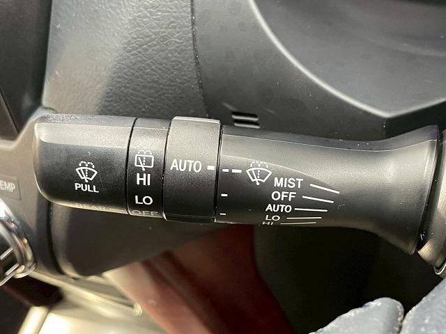 TOYOTA LAND CRUISER PRADO TX L PACKAGE