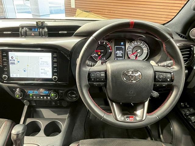 TOYOTA HILUX Z GR SPORT