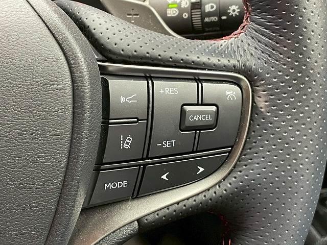 UX UX250h Fスポーツ アダプティブクルーズコントロール シートヒーター 電動リアゲート ステアリングヒーター パドルシフト 禁煙車 純正ナビ フルセグ シートメモリー クリアランスソナーLEDヘッドライト オートハイビーム(5枚目)