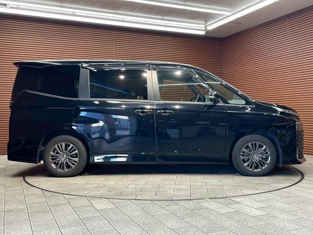 ヴォクシー ハイブリッドＳ－Ｇ　１０．５型ナビ　アラウンドビューモニター　シートヒーター　アドバンストパーク　ブラインドスポットモニターｒ　レーダークルーズコントロール　ＡＣ１００Ｖ　オートハイビーム　両側電動ドア　ＥＴＣ（35枚目）