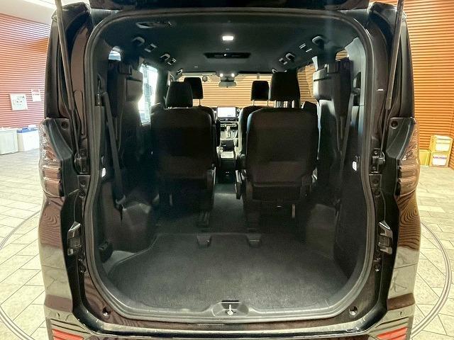 ヴォクシー ハイブリッドＳ－Ｇ　１０．５型ナビ　アラウンドビューモニター　シートヒーター　アドバンストパーク　ブラインドスポットモニターｒ　レーダークルーズコントロール　ＡＣ１００Ｖ　オートハイビーム　両側電動ドア　ＥＴＣ（43枚目）