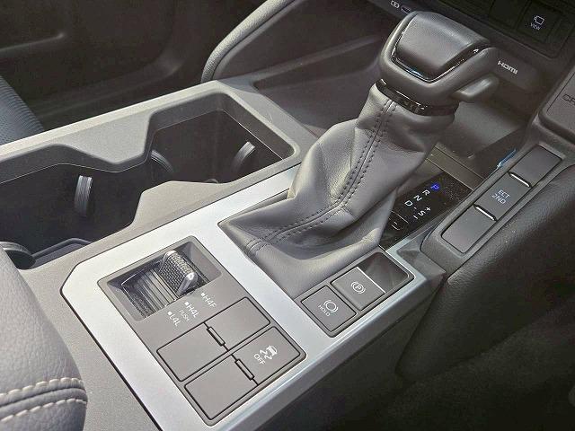 ランドクルーザー250 VX JAOSSフロントバンパーガード JAOSSフェンダーガーニッシュ サンルーフ アラウンドビューモニター シートベンチレーション シートヒーター レーダークルーズコントロール 電動リアゲート(64枚目)