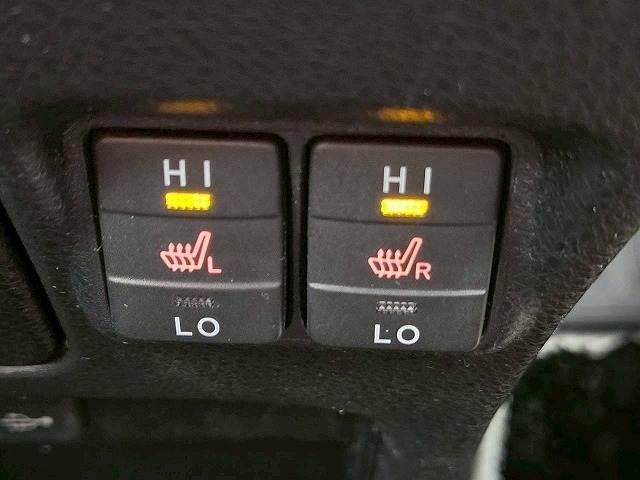 ヴォクシー ハイブリッドＺＳ　煌ＩＩ　モデリスタエアロ　フリップダウンモニター　両側電動スライドドア　シートヒーター　クルーズコントロール　クリアランスソナー　バックカメラ　スマートキー　プッシュスタート　オートエアコン　オートライト（16枚目）