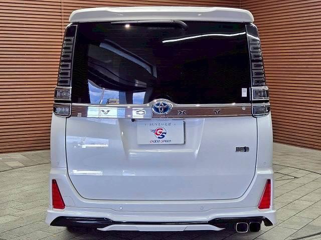 ヴォクシー ハイブリッドＺＳ　煌ＩＩ　モデリスタエアロ　フリップダウンモニター　両側電動スライドドア　シートヒーター　クルーズコントロール　クリアランスソナー　バックカメラ　スマートキー　プッシュスタート　オートエアコン　オートライト（19枚目）