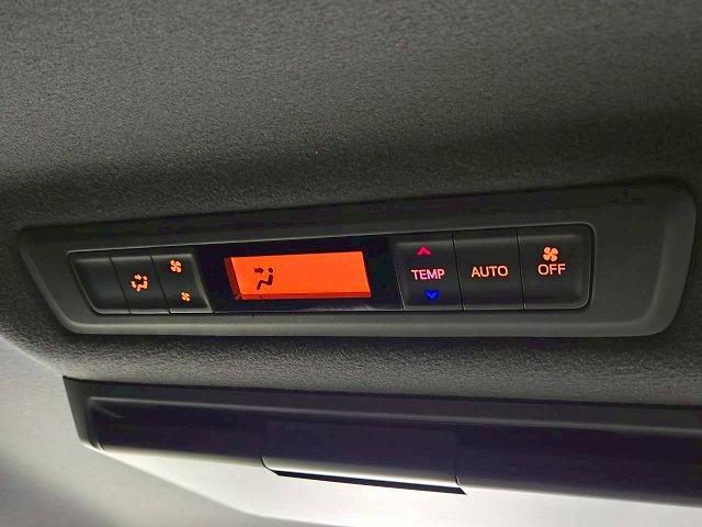 ヴォクシー ハイブリッドＺＳ　煌ＩＩ　モデリスタエアロ　フリップダウンモニター　両側電動スライドドア　シートヒーター　クルーズコントロール　クリアランスソナー　バックカメラ　スマートキー　プッシュスタート　オートエアコン　オートライト（45枚目）