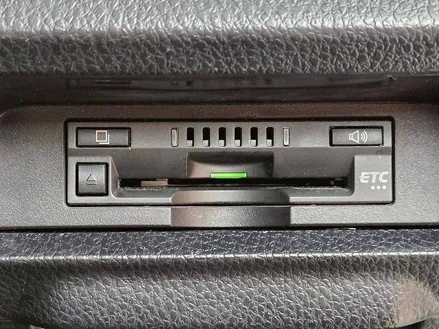 ヴォクシー ハイブリッドＺＳ　煌ＩＩ　モデリスタエアロ　フリップダウンモニター　両側電動スライドドア　シートヒーター　クルーズコントロール　クリアランスソナー　バックカメラ　スマートキー　プッシュスタート　オートエアコン　オートライト（65枚目）