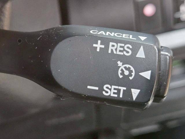 ヴォクシー ハイブリッドＺＳ　煌ＩＩ　モデリスタエアロ　フリップダウンモニター　両側電動スライドドア　シートヒーター　クルーズコントロール　クリアランスソナー　バックカメラ　スマートキー　プッシュスタート　オートエアコン　オートライト（72枚目）