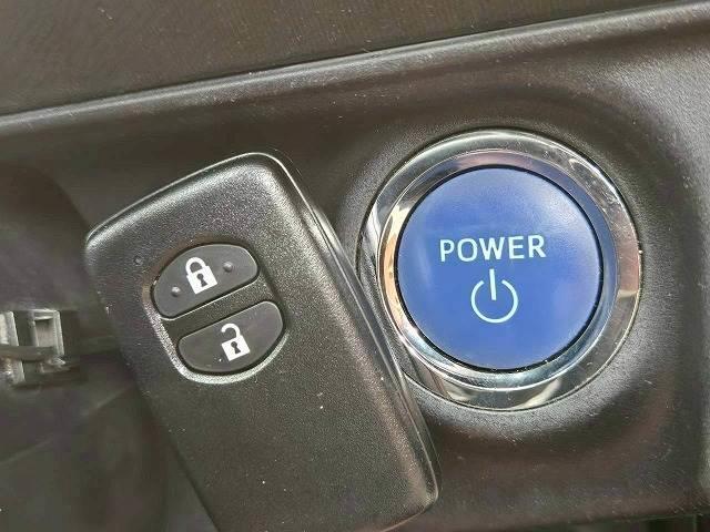 アクア クロスオーバー 純正ナビ バックカメラ クリアランスソナー スマートキー プッシュスタート 衝突軽減ブレーキ 純正15インチアルミホイール 横滑り防止装置 オートマチックハイビーム オートライト オートエアコンETC(6枚目)