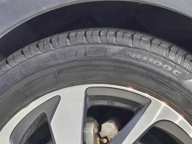 アクア クロスオーバー 純正ナビ バックカメラ クリアランスソナー スマートキー プッシュスタート 衝突軽減ブレーキ 純正15インチアルミホイール 横滑り防止装置 オートマチックハイビーム オートライト オートエアコンETC(29枚目)