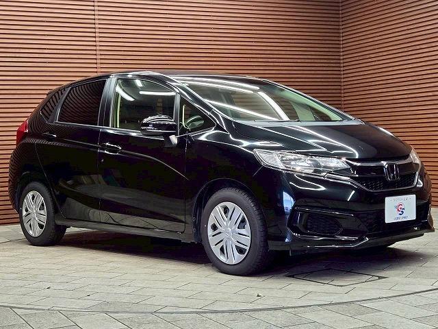 フィット 13G・F 禁煙 レーダークルーズコントロール 衝突軽減ブレーキ レーンディパーチャーアラート スマートキー オートエアコン オーディオプレイヤー アイドリングストップ(34枚目)