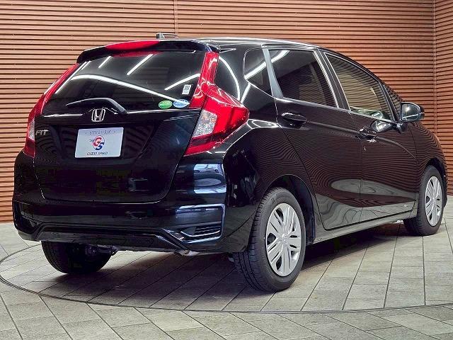 フィット 13G・F 禁煙 レーダークルーズコントロール 衝突軽減ブレーキ レーンディパーチャーアラート スマートキー オートエアコン オーディオプレイヤー アイドリングストップ(36枚目)