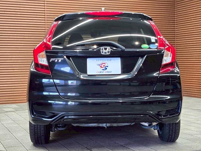 フィット 13G・F 禁煙 レーダークルーズコントロール 衝突軽減ブレーキ レーンディパーチャーアラート スマートキー オートエアコン オーディオプレイヤー アイドリングストップ(37枚目)