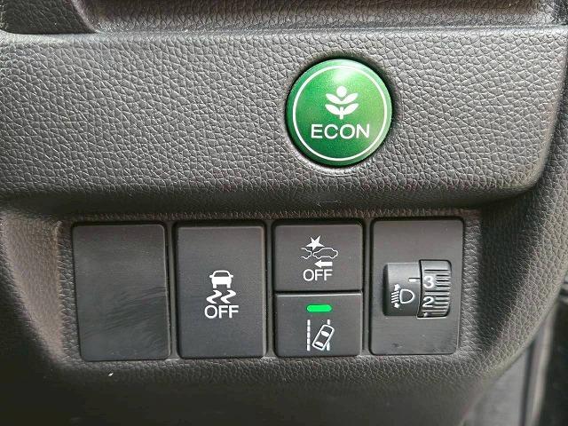 フィット 13G・F 禁煙 レーダークルーズコントロール 衝突軽減ブレーキ レーンディパーチャーアラート スマートキー オートエアコン オーディオプレイヤー アイドリングストップ(48枚目)