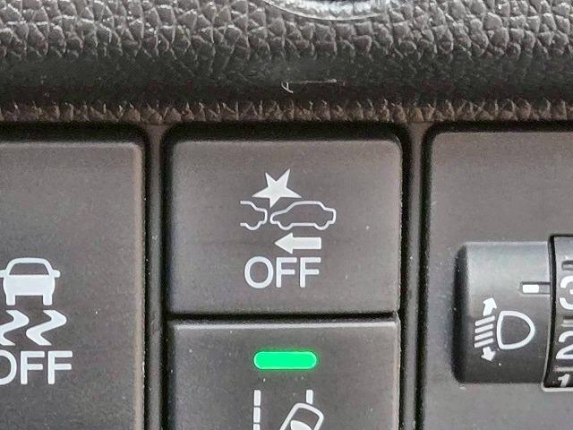 フィット 13G・F 禁煙 レーダークルーズコントロール 衝突軽減ブレーキ レーンディパーチャーアラート スマートキー オートエアコン オーディオプレイヤー アイドリングストップ(50枚目)