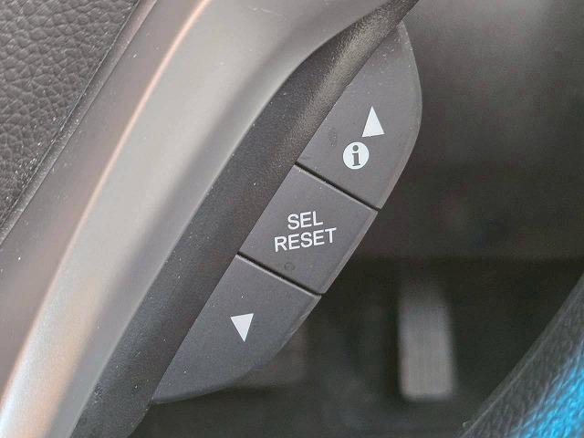 フィット 13G・F 禁煙 レーダークルーズコントロール 衝突軽減ブレーキ レーンディパーチャーアラート スマートキー オートエアコン オーディオプレイヤー アイドリングストップ(69枚目)