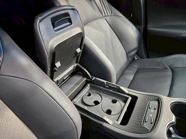 ハリアーPHEV Z 調光ルーフ アラウンドビューモニター シートベンチレーション シートヒーター 電動リアゲート デジタルインナーミラー ヘッドアップディスプレイ ブラインドスポットモニター クリアランスソナー ETC(70枚目)