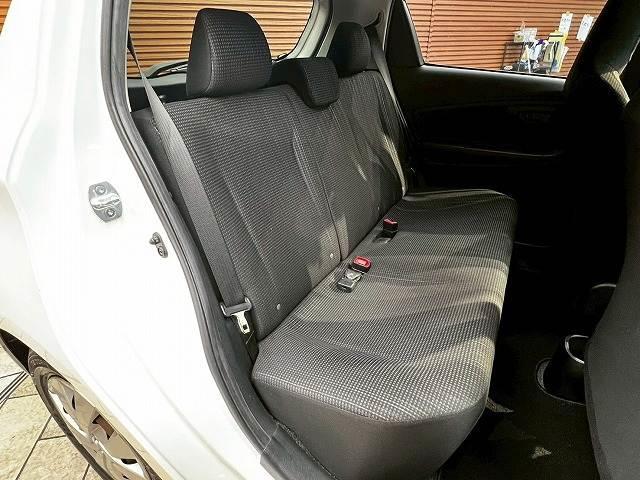 セカンドシートは大人二人が乗っても十分なスペースが確保されております。各種「室内除菌抗菌コーティング」「室内クリーニング」も取り揃えておりますよ。
