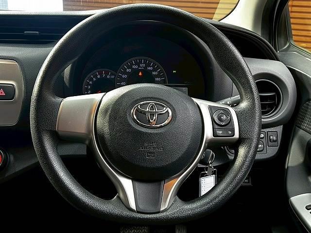 【ステアリングスイッチ】を装備しております。オーディオ操作をハンドルで行うことが可能です。