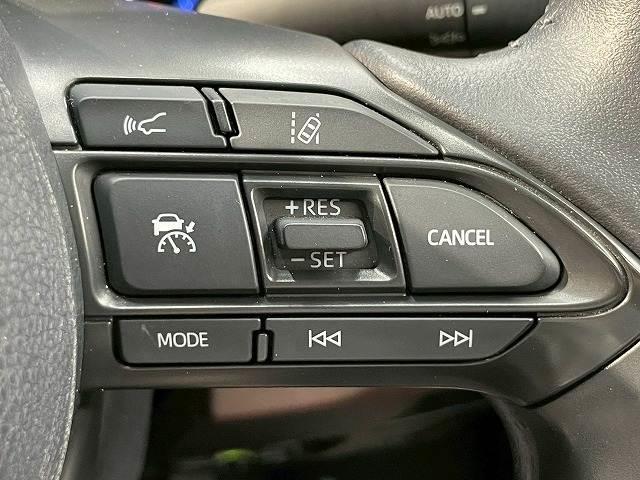 ヤリスクロス Z 禁煙 純正ディスプレイオーディオ アダプティブクルーズコントロール シートヒーター オートブレーキホールド オートマチックハイビーム パワーシート クリアランスソナー オートエアコン オートライト(5枚目)