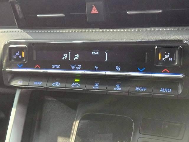 ノア ハイブリッドＳ－Ｚ　１０．５インチディスプレイオーディオ　両側電動スライドドア　アダプティブクルーズコントロール　フルセグ　バックカメラ　ＡＣ１００Ｖ　シートヒーター　クリアランスソナー　オートマチックハイビーム　ＥＴＣ（12枚目）
