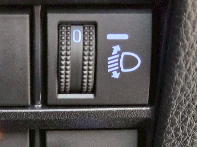 ノア ハイブリッドＳ－Ｚ　１０．５インチディスプレイオーディオ　両側電動スライドドア　アダプティブクルーズコントロール　フルセグ　バックカメラ　ＡＣ１００Ｖ　シートヒーター　クリアランスソナー　オートマチックハイビーム　ＥＴＣ（49枚目）