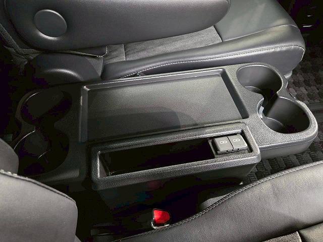 ノア ハイブリッドＳ－Ｚ　１０．５インチディスプレイオーディオ　両側電動スライドドア　アダプティブクルーズコントロール　フルセグ　バックカメラ　ＡＣ１００Ｖ　シートヒーター　クリアランスソナー　オートマチックハイビーム　ＥＴＣ（63枚目）