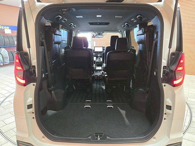 ノア ハイブリッドＳ－Ｚ　１０．５インチディスプレイオーディオ　両側電動スライドドア　アダプティブクルーズコントロール　フルセグ　バックカメラ　ＡＣ１００Ｖ　シートヒーター　クリアランスソナー　オートマチックハイビーム　ＥＴＣ（66枚目）