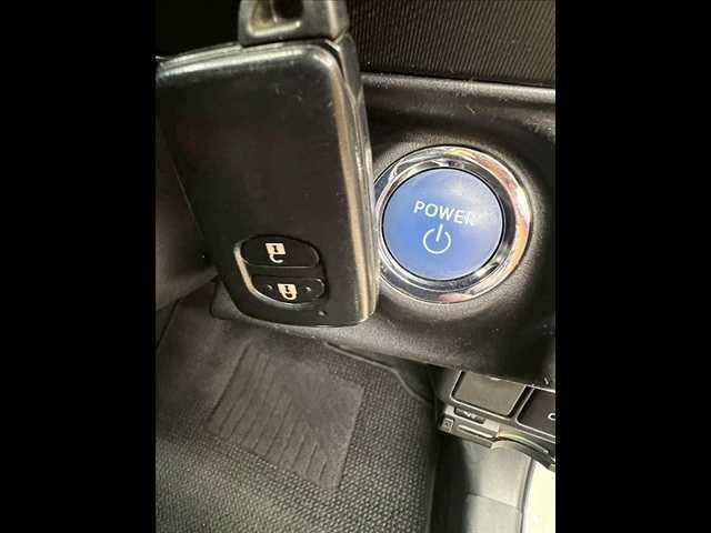 アクア Ｇ　禁煙車　バックカメラ　スマートキー　プッシュスタート　ＣＤデッキ　Ｂｌｕｅｔｏｏｔｈオーディオ　純正１４インチアルミホイール（5枚目）