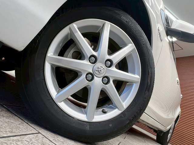 アクア Ｇ　禁煙車　バックカメラ　スマートキー　プッシュスタート　ＣＤデッキ　Ｂｌｕｅｔｏｏｔｈオーディオ　純正１４インチアルミホイール（11枚目）