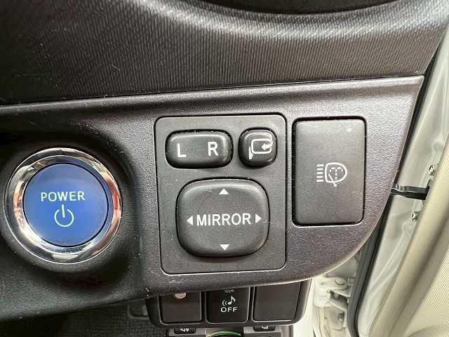 アクア Ｇ　禁煙車　バックカメラ　スマートキー　プッシュスタート　ＣＤデッキ　Ｂｌｕｅｔｏｏｔｈオーディオ　純正１４インチアルミホイール（16枚目）