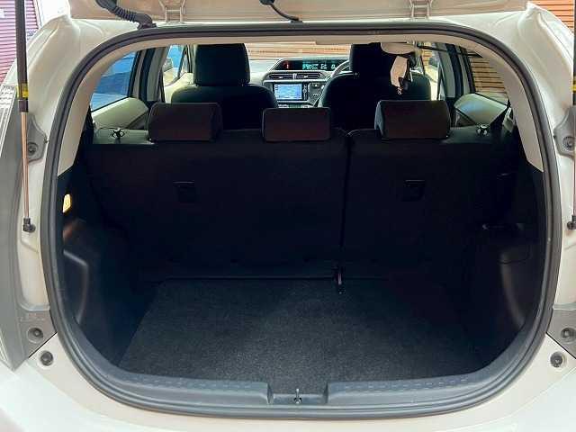 アクア Ｇ　禁煙車　バックカメラ　スマートキー　プッシュスタート　ＣＤデッキ　Ｂｌｕｅｔｏｏｔｈオーディオ　純正１４インチアルミホイール（20枚目）