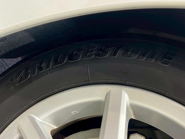 アクア Ｇ　禁煙車　バックカメラ　スマートキー　プッシュスタート　ＣＤデッキ　Ｂｌｕｅｔｏｏｔｈオーディオ　純正１４インチアルミホイール（30枚目）