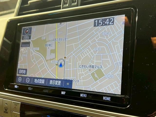 ランドクルーザープラド ＴＸ　禁煙車　レーダークルーズコントロール　クリアランスソナー　フロントカメラ　スマートキー　プッシュスタート　ＬＥＤヘッドライト　純正ナビ　横滑り防止装置　オートエアコン　オートマチックハイビーム　ＥＴＣ（3枚目）