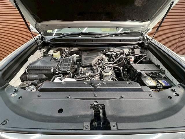 ランドクルーザープラド ＴＸ　禁煙車　レーダークルーズコントロール　クリアランスソナー　フロントカメラ　スマートキー　プッシュスタート　ＬＥＤヘッドライト　純正ナビ　横滑り防止装置　オートエアコン　オートマチックハイビーム　ＥＴＣ（14枚目）