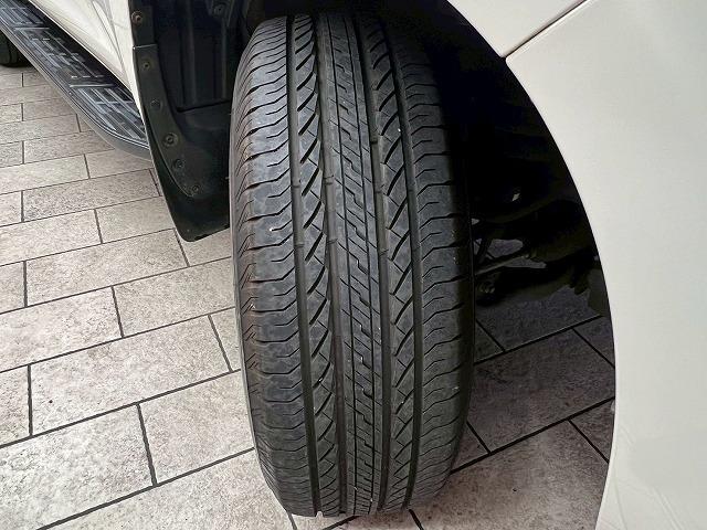 ランドクルーザープラド ＴＸ　禁煙車　レーダークルーズコントロール　クリアランスソナー　フロントカメラ　スマートキー　プッシュスタート　ＬＥＤヘッドライト　純正ナビ　横滑り防止装置　オートエアコン　オートマチックハイビーム　ＥＴＣ（26枚目）