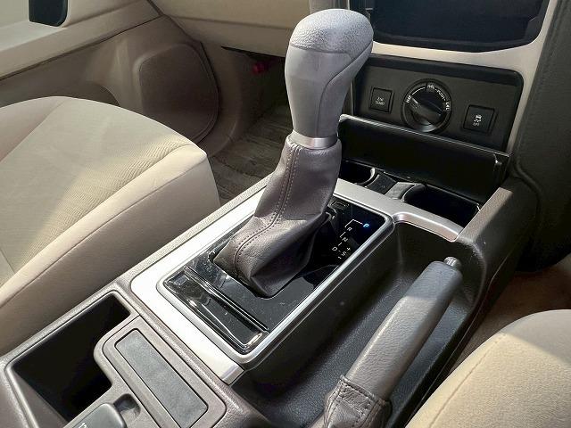 ランドクルーザープラド ＴＸ　禁煙車　レーダークルーズコントロール　クリアランスソナー　フロントカメラ　スマートキー　プッシュスタート　ＬＥＤヘッドライト　純正ナビ　横滑り防止装置　オートエアコン　オートマチックハイビーム　ＥＴＣ（44枚目）