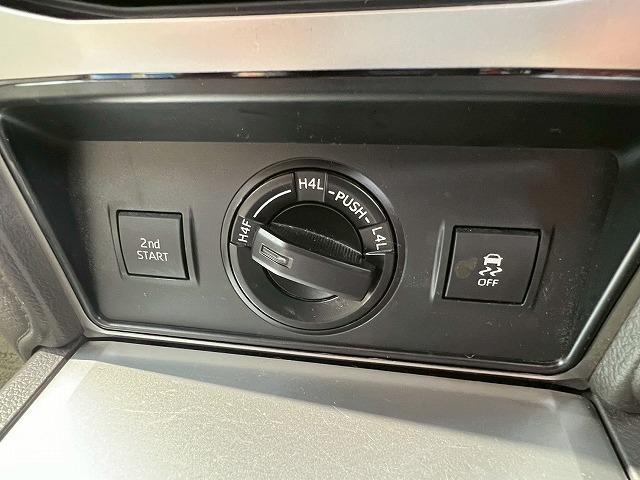 ランドクルーザープラド ＴＸ　禁煙車　レーダークルーズコントロール　クリアランスソナー　フロントカメラ　スマートキー　プッシュスタート　ＬＥＤヘッドライト　純正ナビ　横滑り防止装置　オートエアコン　オートマチックハイビーム　ＥＴＣ（46枚目）