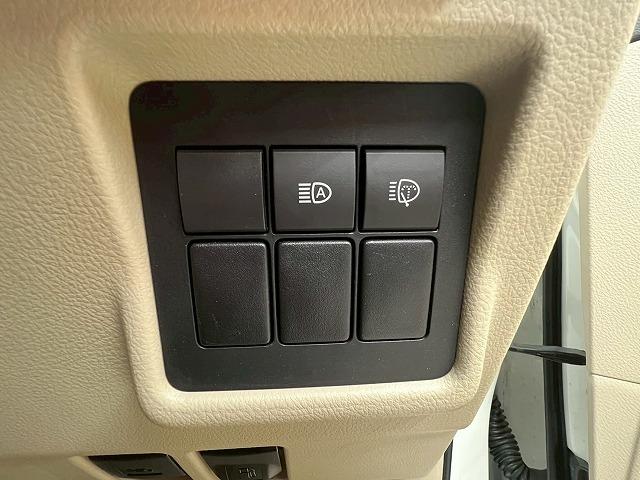 ランドクルーザープラド ＴＸ　禁煙車　レーダークルーズコントロール　クリアランスソナー　フロントカメラ　スマートキー　プッシュスタート　ＬＥＤヘッドライト　純正ナビ　横滑り防止装置　オートエアコン　オートマチックハイビーム　ＥＴＣ（58枚目）