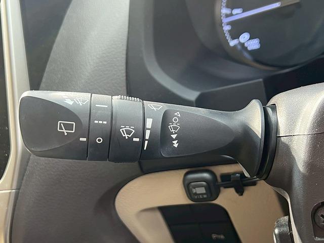 ランドクルーザープラド ＴＸ　禁煙車　レーダークルーズコントロール　クリアランスソナー　フロントカメラ　スマートキー　プッシュスタート　ＬＥＤヘッドライト　純正ナビ　横滑り防止装置　オートエアコン　オートマチックハイビーム　ＥＴＣ（72枚目）