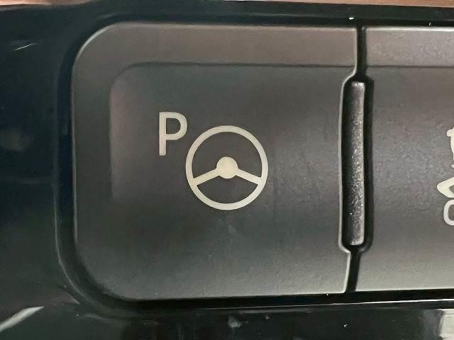 プリウス Ｓセーフティプラス　モデリスタエアロ　レーダークルーズコントロール　アドバンスドパーク　クリアランスソナー　ヘッドアップディスプレイ　スマートキー　プッシュスタート　オートマチックハイビーム　純正ナビ　バックカメラ（7枚目）