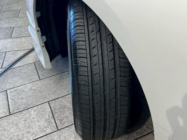 プリウス Ｓセーフティプラス　モデリスタエアロ　レーダークルーズコントロール　アドバンスドパーク　クリアランスソナー　ヘッドアップディスプレイ　スマートキー　プッシュスタート　オートマチックハイビーム　純正ナビ　バックカメラ（26枚目）