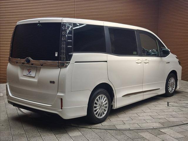 ヴォクシー ハイブリッドＶ　純正地デジナビ　バックカメラ　フリップダウンモニター　両側電動ドア　シートヒーター　クルーズコントロール　モデリスタエアロ　ＥＴＣ　ステアリングリモコン　オートエアコン　パワーウインドウ（35枚目）