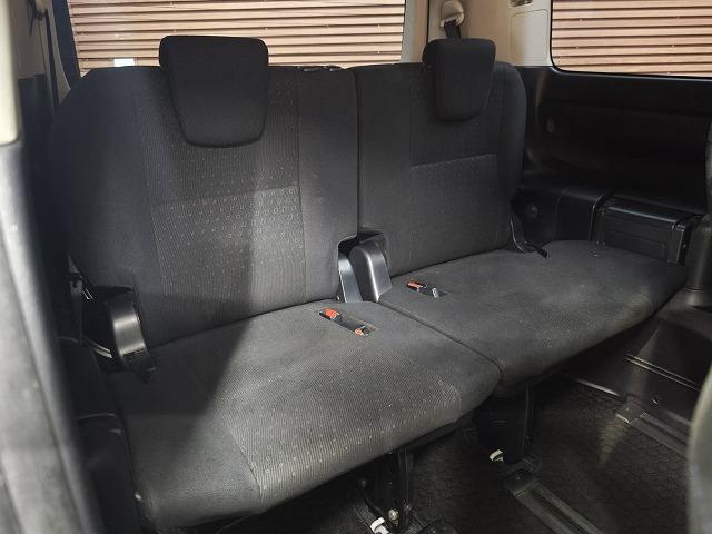 ヴォクシー ハイブリッドＶ　純正地デジナビ　バックカメラ　フリップダウンモニター　両側電動ドア　シートヒーター　クルーズコントロール　モデリスタエアロ　ＥＴＣ　ステアリングリモコン　オートエアコン　パワーウインドウ（42枚目）